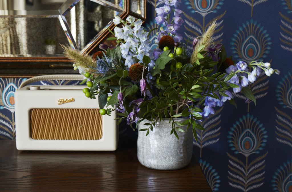 The Roseate Edinburgh - Small Luxury Hotels Of The World Bagian luar foto A DAB radio