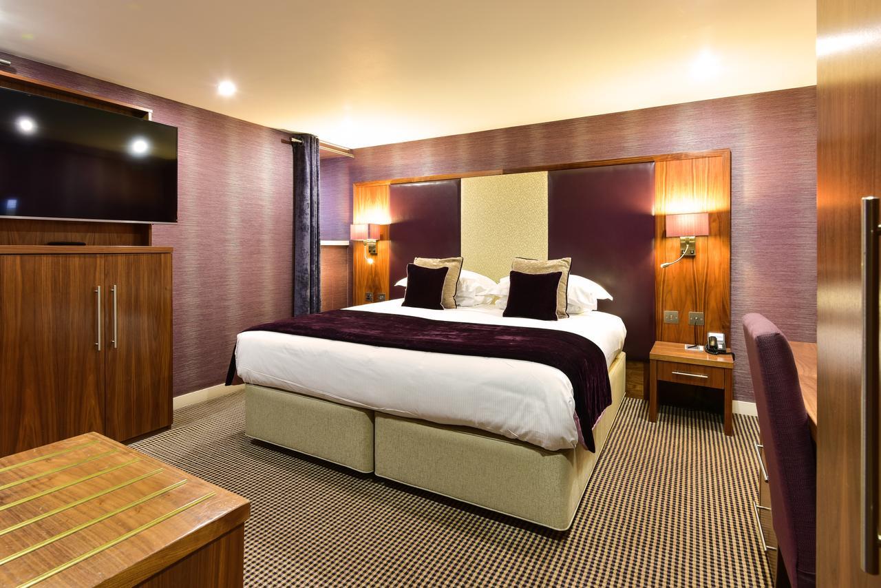 The Roseate Edinburgh - Small Luxury Hotels Of The World Bagian luar foto A Premier Inn bedroom