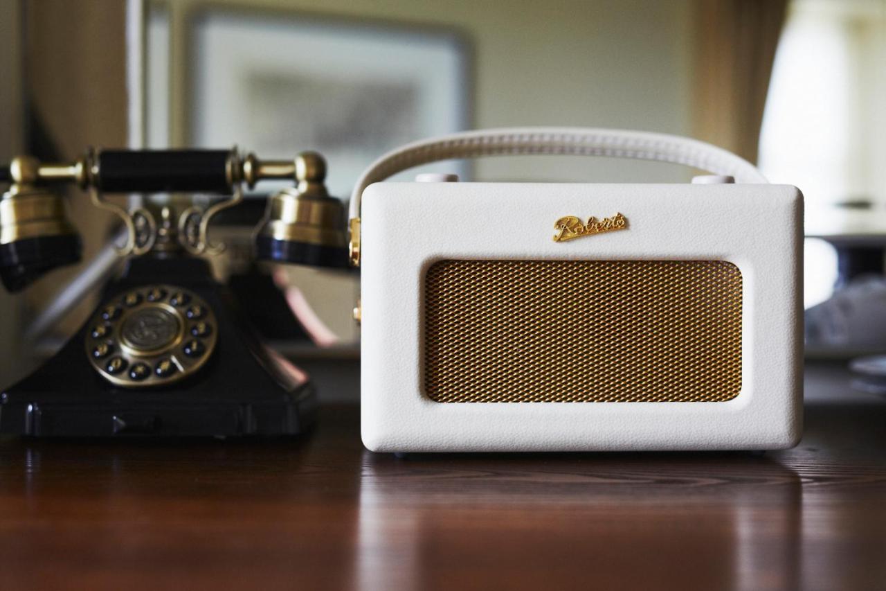 The Roseate Edinburgh - Small Luxury Hotels Of The World Bagian luar foto A DAB radio